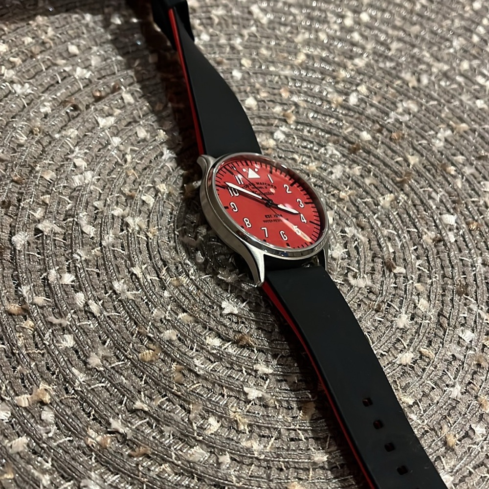 Fossil model 8 Forrester Red Dial Wristwatch with Black Strap - Picture 5 of 10